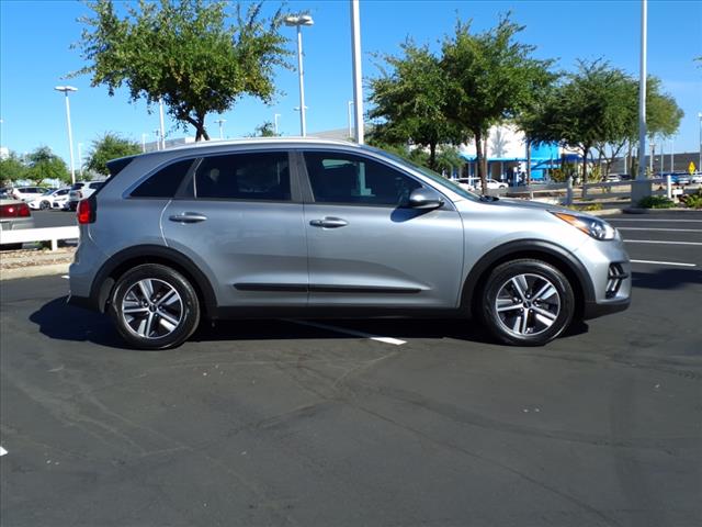 2022 Kia Niro LXS
