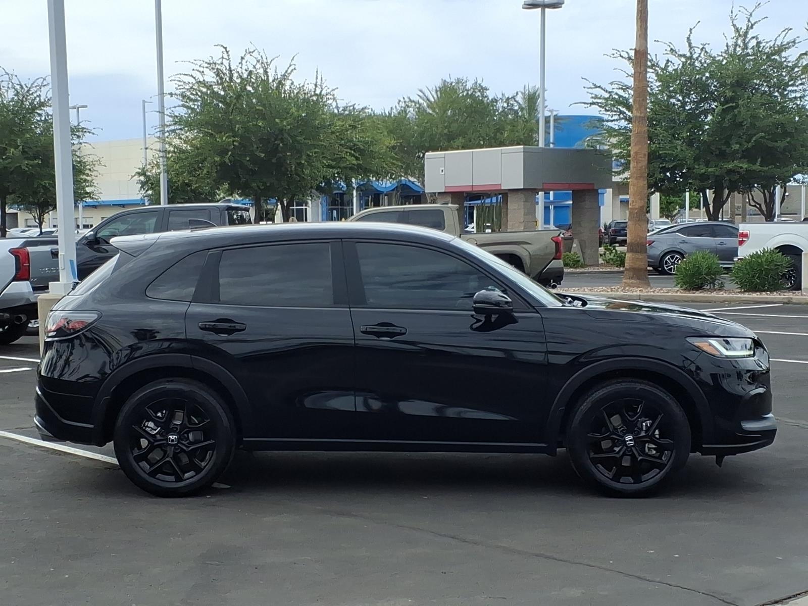 View vehicle photo 3