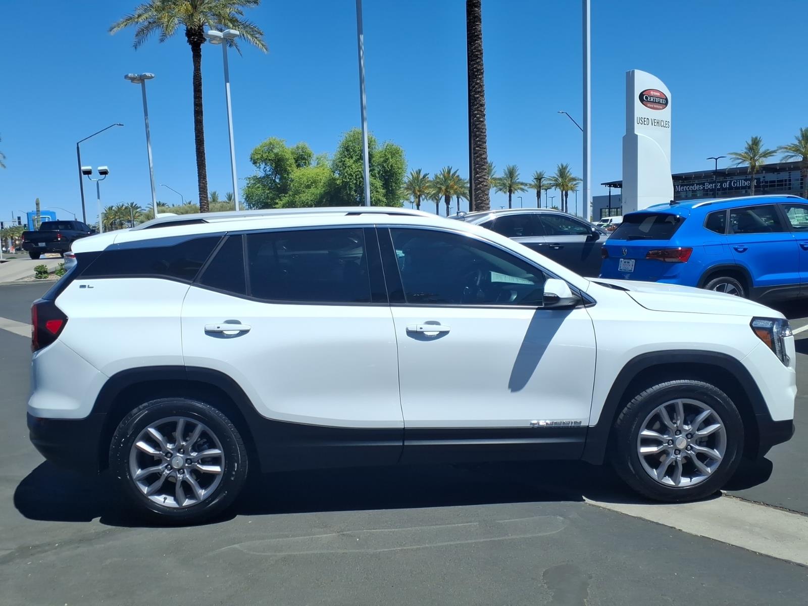 View vehicle photo 3
