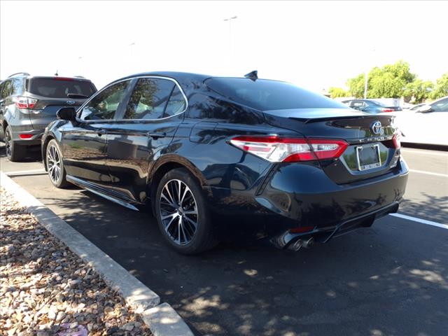 2020 Toyota Camry Hybrid SE