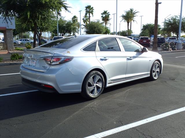 2017 Hyundai SONATA Hybrid Limited