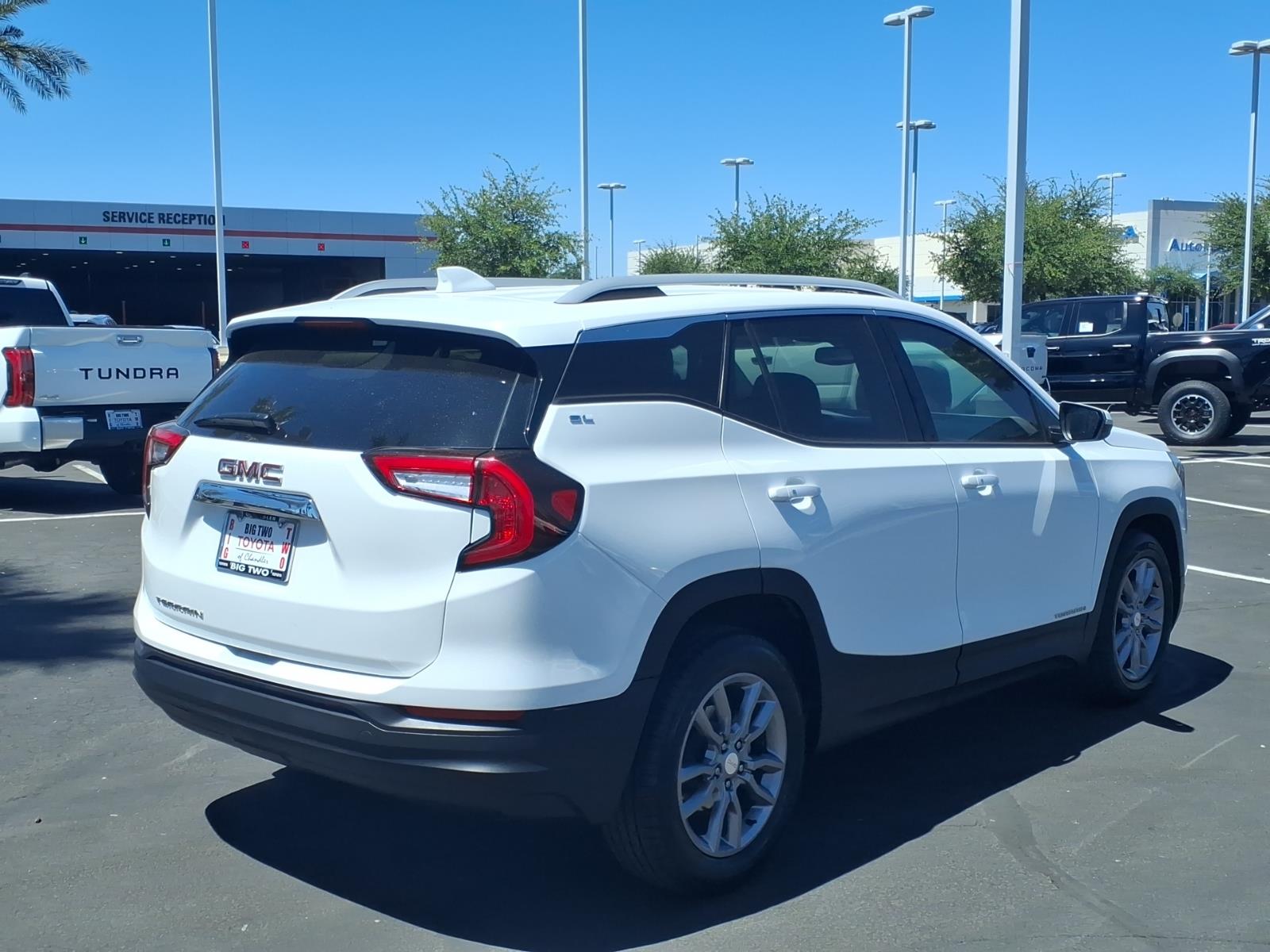 View vehicle photo 4
