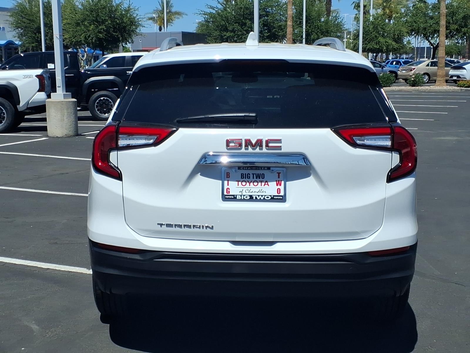 View vehicle photo 5