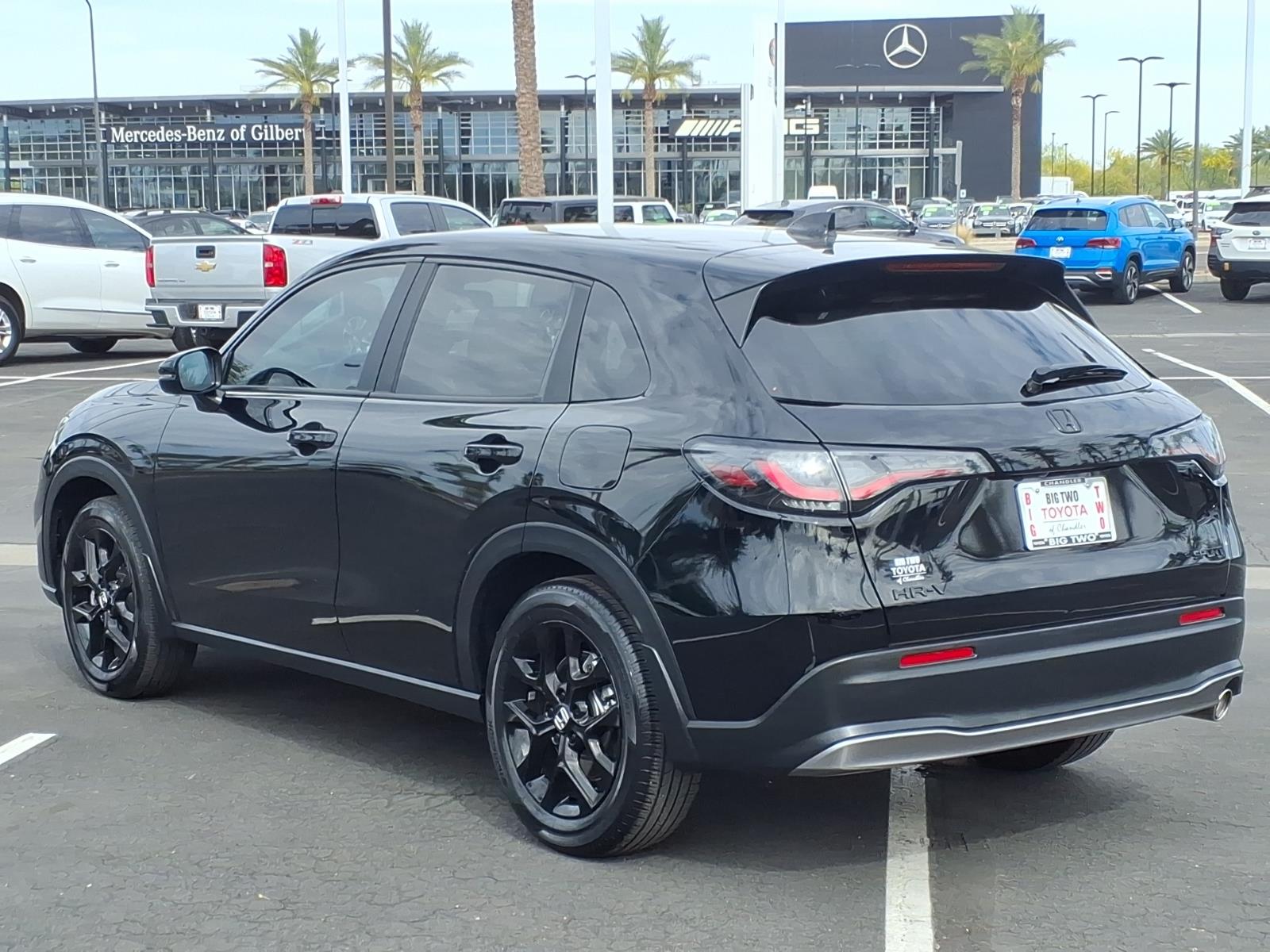 View vehicle photo 6