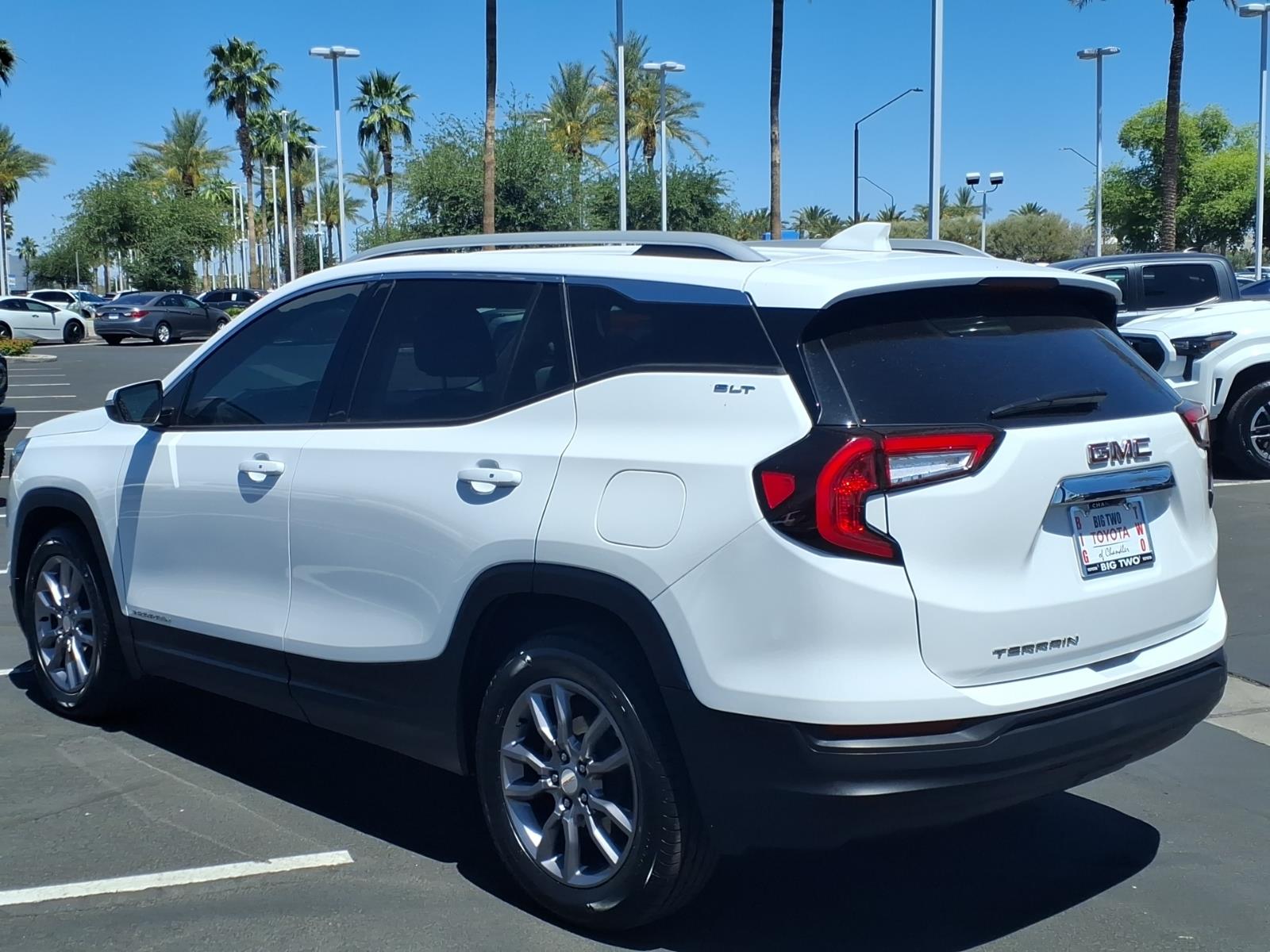 View vehicle photo 6