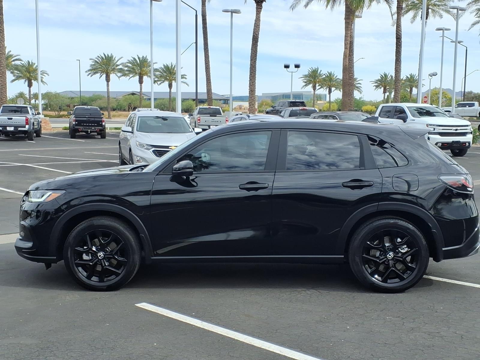 View vehicle photo 7