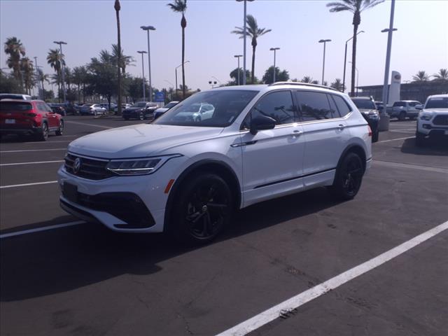 2023 Volkswagen Tiguan SE R-Line Black