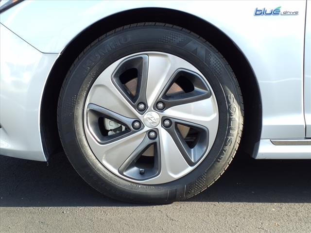 2017 Hyundai SONATA Hybrid Limited