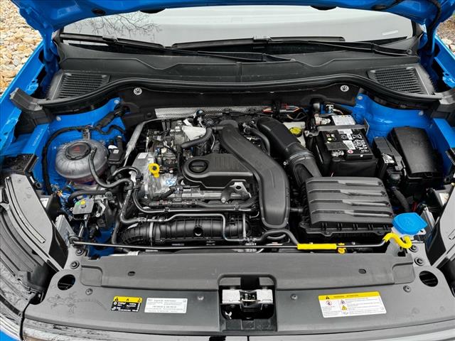 2025 Volkswagen Taos SE Black 4Motion