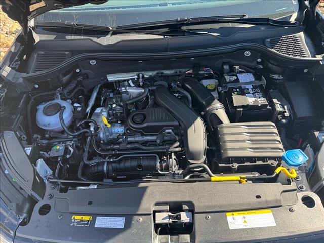 2025 Volkswagen Taos SE