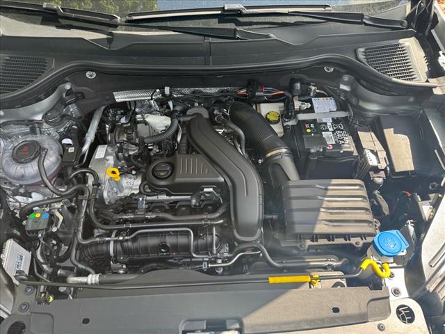 2025 Volkswagen Taos SE 4Motion