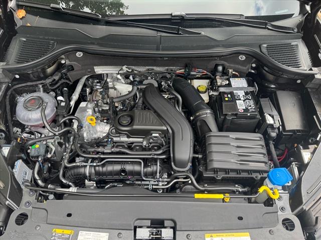 2025 Volkswagen Taos SE 4Motion