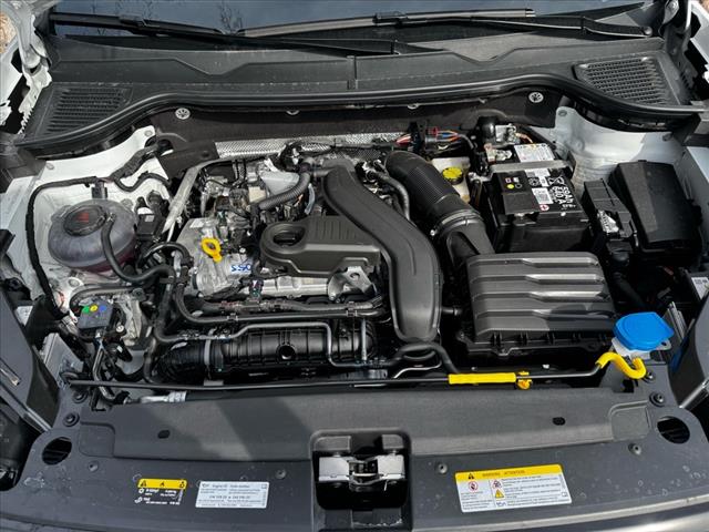 2025 Volkswagen Taos SE 4Motion