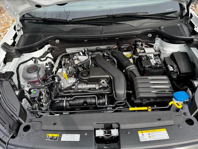2025 Volkswagen Taos SE 4Motion