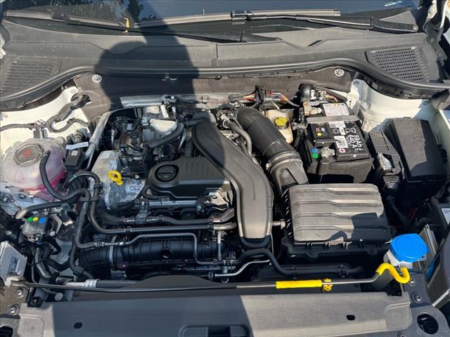 2025 Volkswagen Taos SE 4Motion