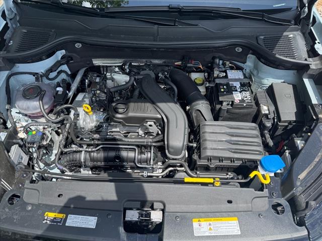 2025 Volkswagen Taos SE 4Motion