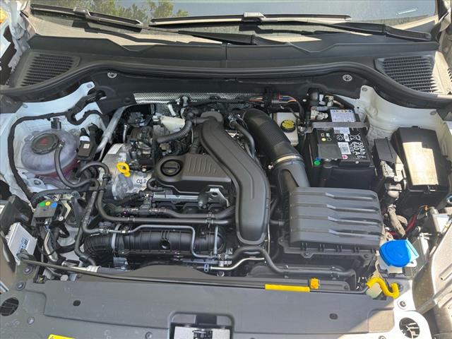 2025 Volkswagen Taos SE 4Motion