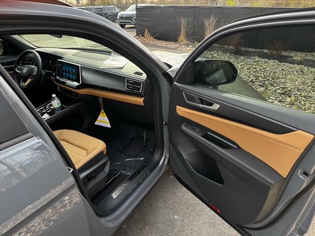 2025 Volkswagen Atlas Cross Sport SEL R-Line Black 4Motion