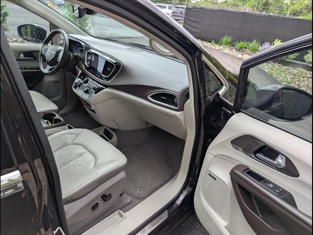 2017 Chrysler Pacifica Touring-L Plus