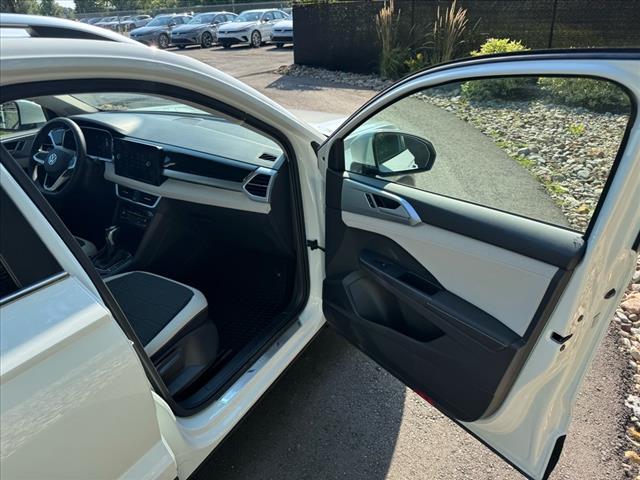 2025 Volkswagen Taos SE
