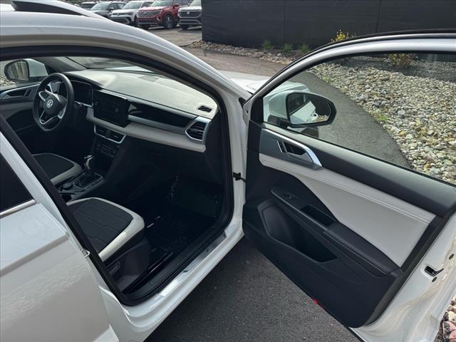 2025 Volkswagen Taos SE 4Motion