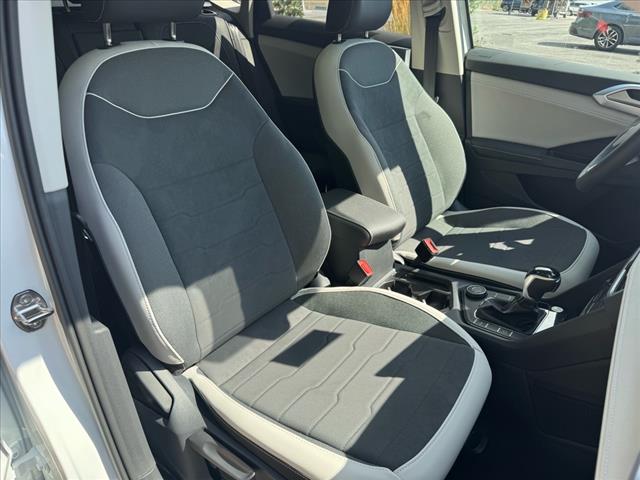 2025 Volkswagen Taos SE 4Motion