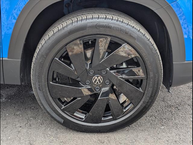 2024 Volkswagen Taos SE 4Motion