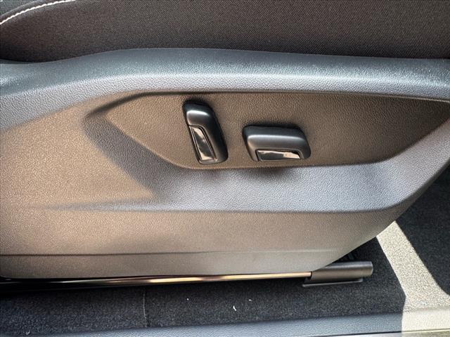 2025 Volkswagen Atlas Cross Sport SEL 4Motion