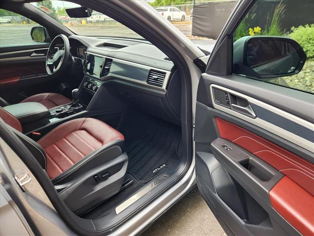 2022 Volkswagen Atlas Cross Sport V6 SEL Premium R-Line 4Motion