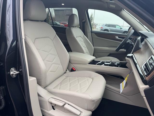 2025 Volkswagen Atlas SE
