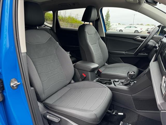 2025 Volkswagen Taos SE Black 4Motion