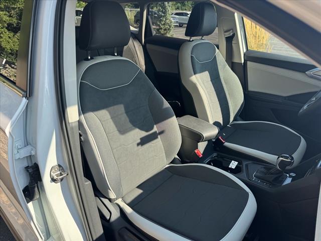 2025 Volkswagen Taos SE