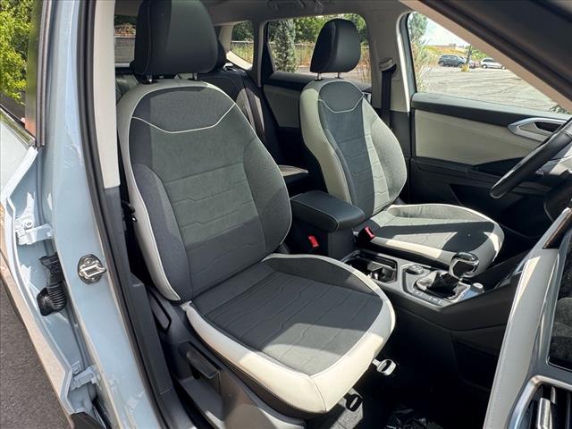 2025 Volkswagen Taos SE 4Motion