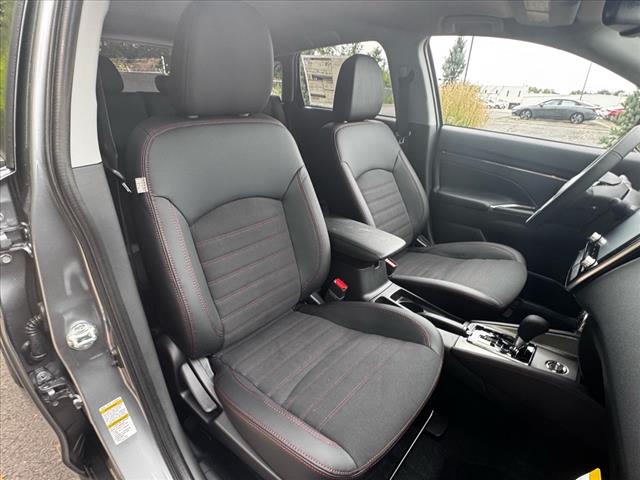 2025 Mitsubishi Outlander Sport SE