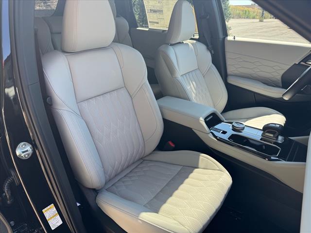2025 Mitsubishi Outlander SEL Platinum Edition