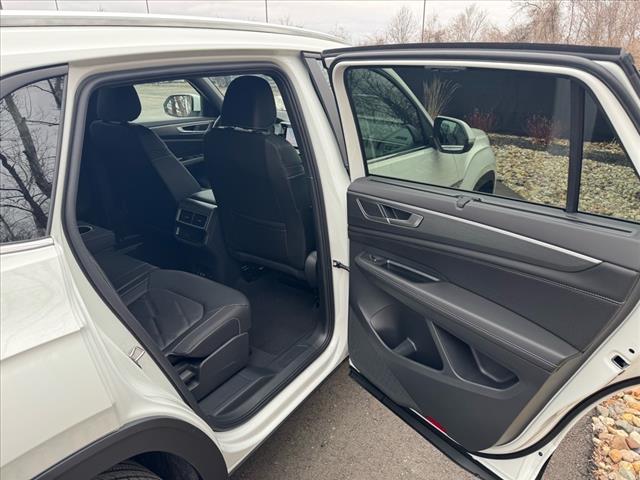 2025 Volkswagen Atlas Cross Sport SE 4Motion