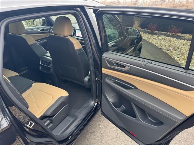 2025 Volkswagen Atlas Cross Sport SE 4Motion