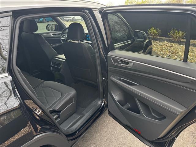 2025 Volkswagen Atlas Cross Sport SE 4Motion