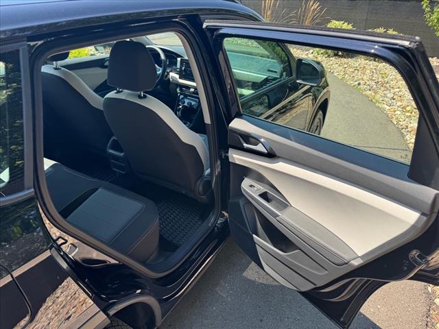 2025 Volkswagen Taos S