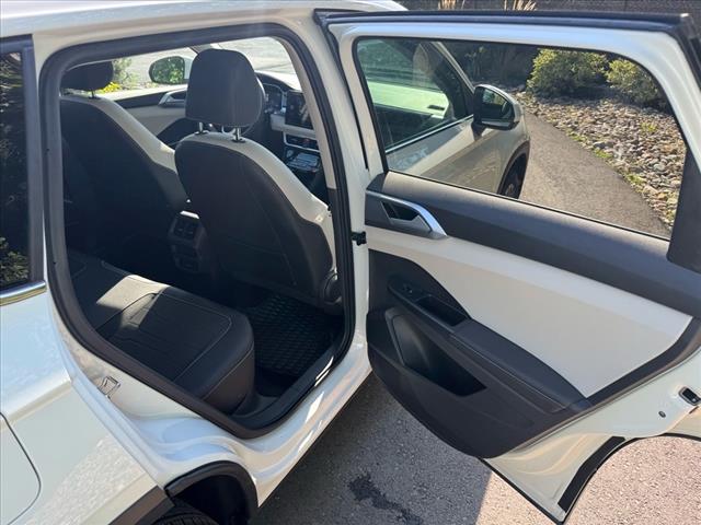 2025 Volkswagen Taos SE