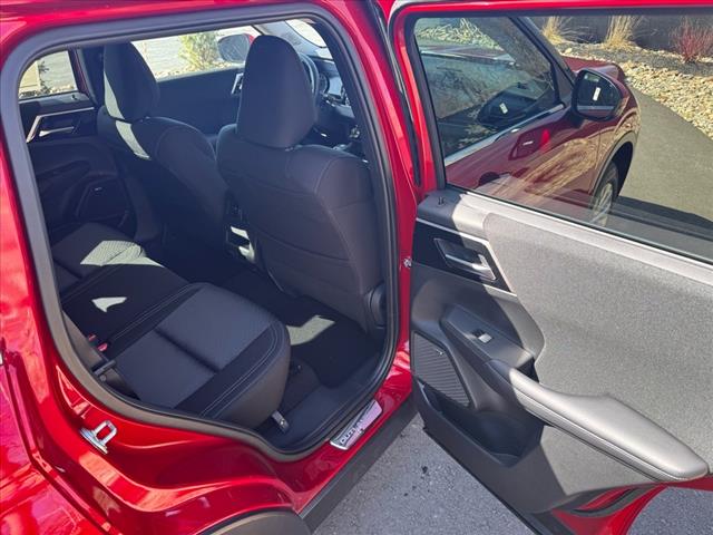 2025 Mitsubishi Outlander ES