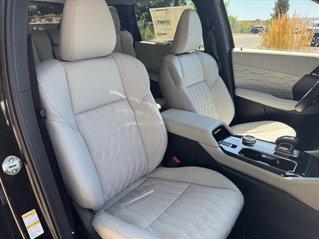 2025 Mitsubishi Outlander SEL Platinum Edition