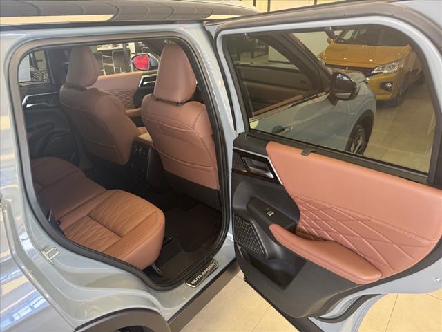 2025 Mitsubishi Outlander SEL