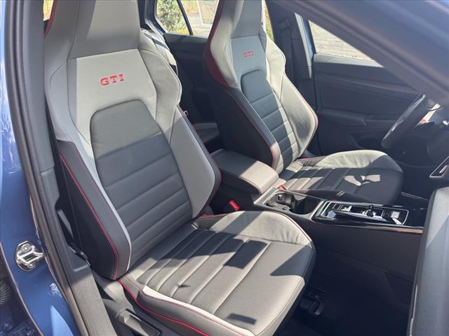 2025 Volkswagen Golf GTI SE