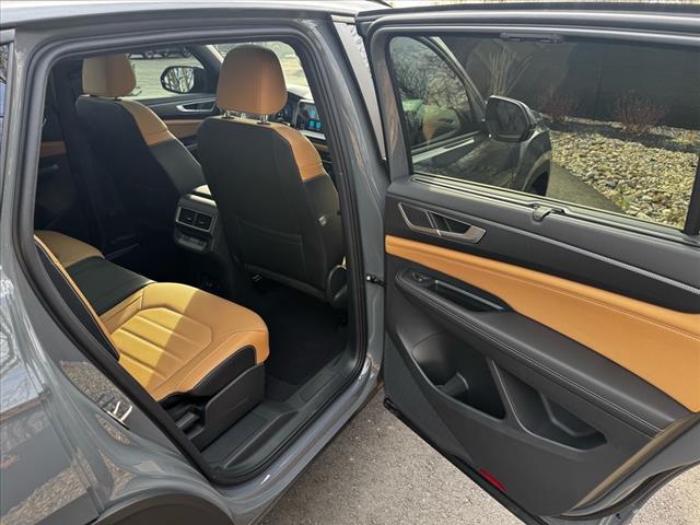 2025 Volkswagen Atlas Cross Sport SEL R-Line Black 4Motion