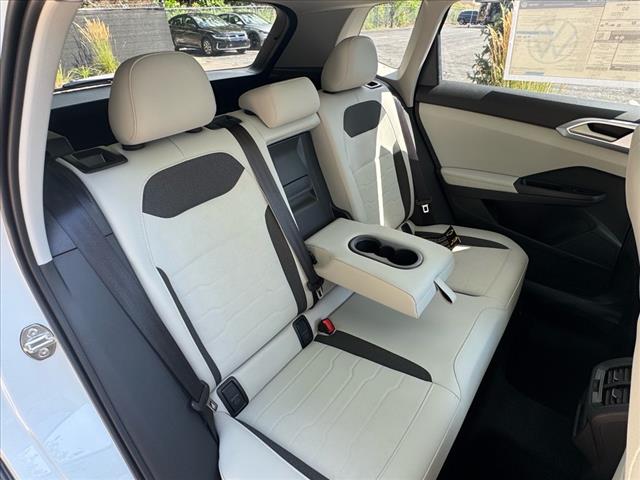2025 Volkswagen Taos SE 4Motion