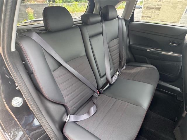 2025 Mitsubishi Outlander Sport SE