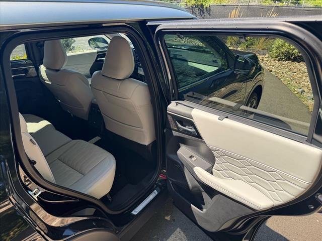 2025 Mitsubishi Outlander SEL Platinum Edition