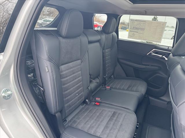 2025 Mitsubishi Outlander PHEV SE
