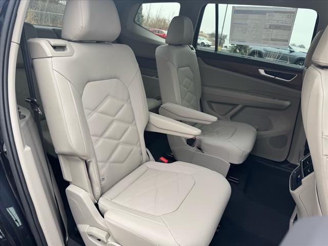 2025 Volkswagen Atlas SE